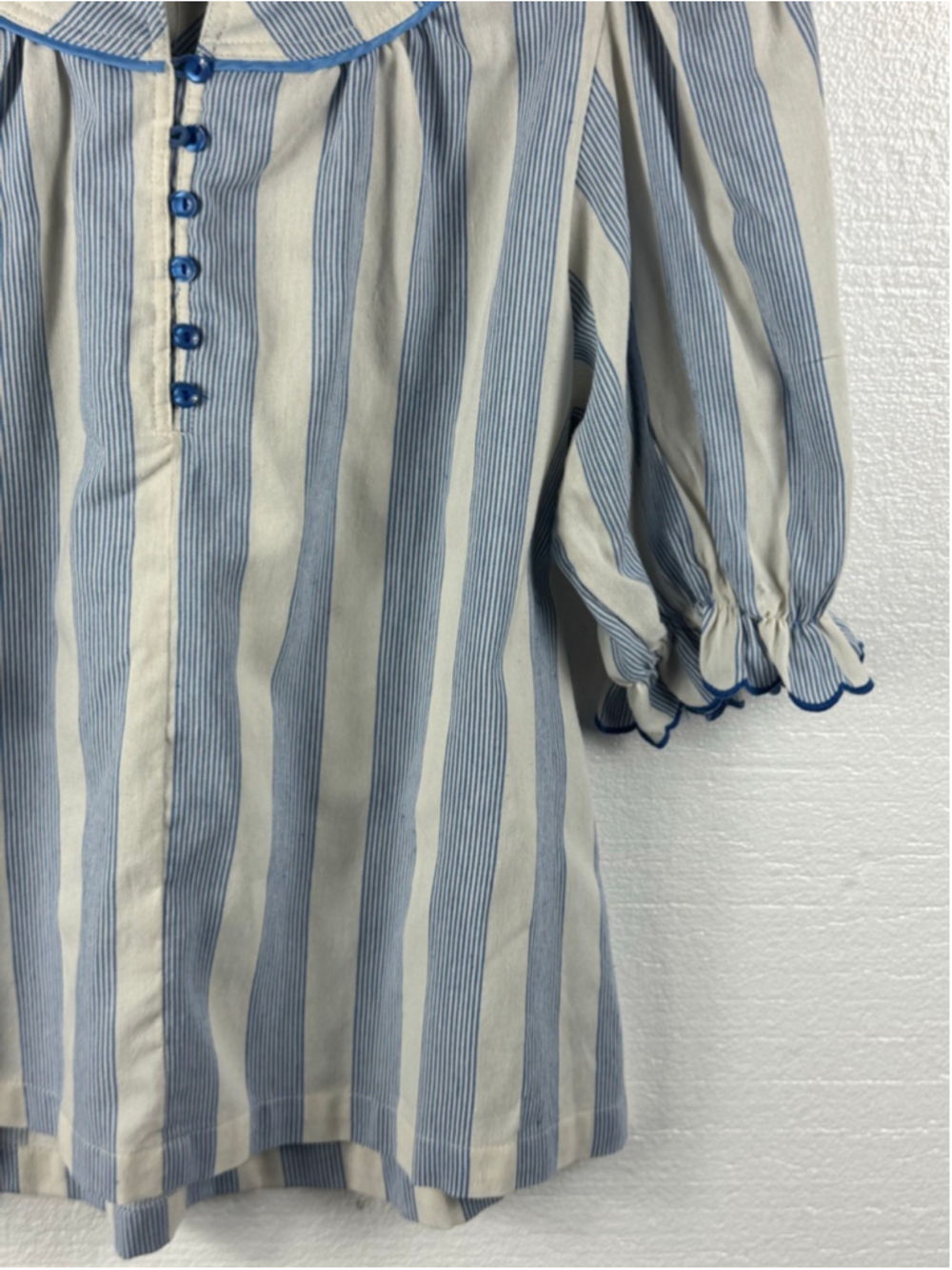 Umgee Chic White Blue Striped High Ruffle Neck top size Medium - Picture 3 of 11